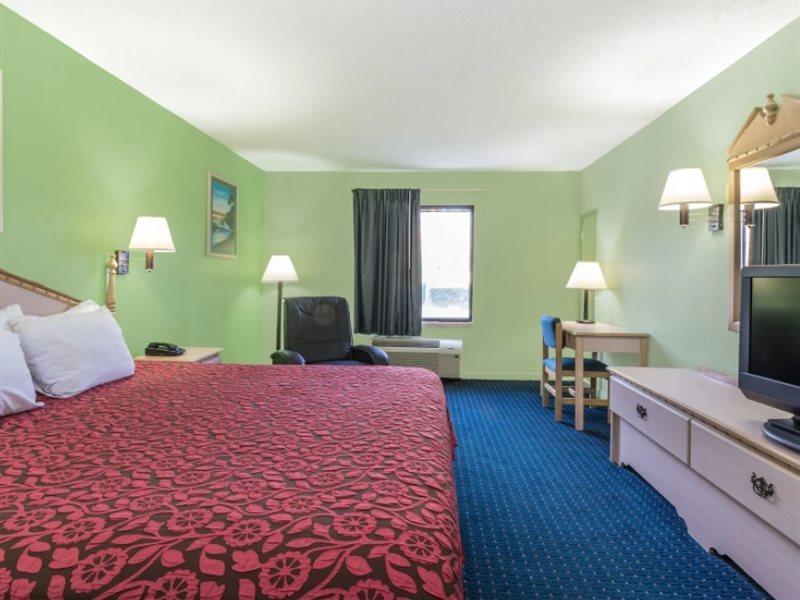 Days Inn By Wyndham Panama City/Callaway Ngoại thất bức ảnh