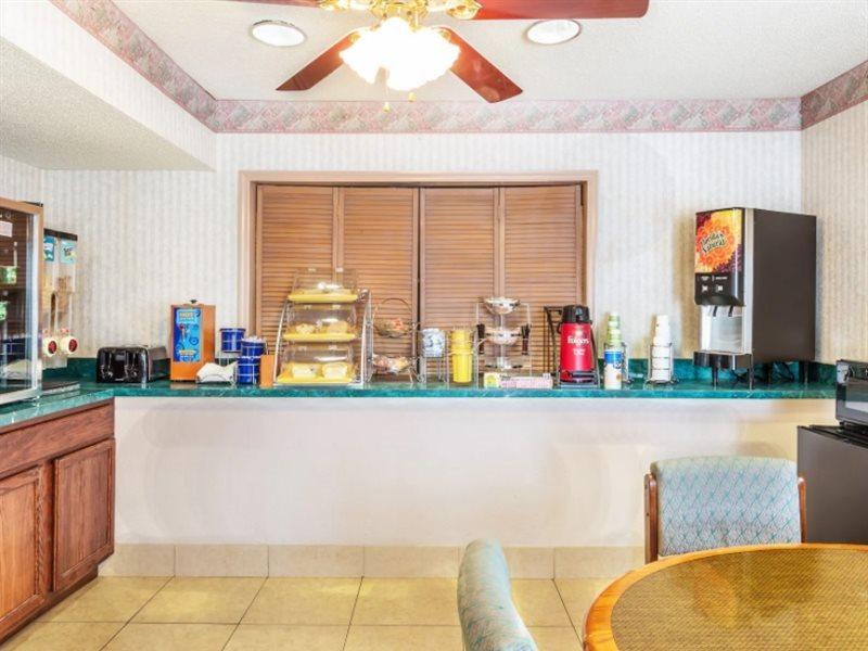 Days Inn By Wyndham Panama City/Callaway Ngoại thất bức ảnh