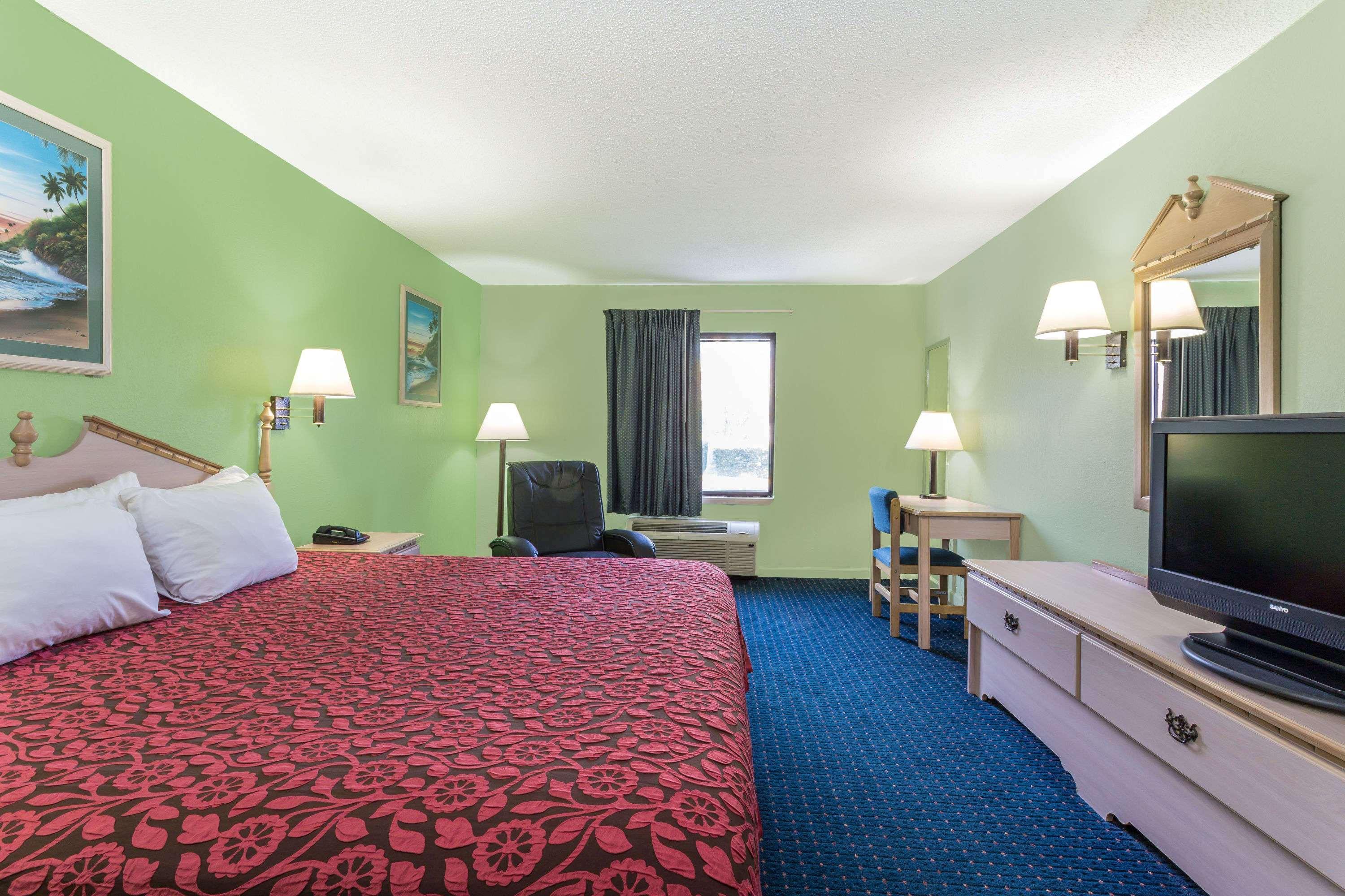 Days Inn By Wyndham Panama City/Callaway Ngoại thất bức ảnh