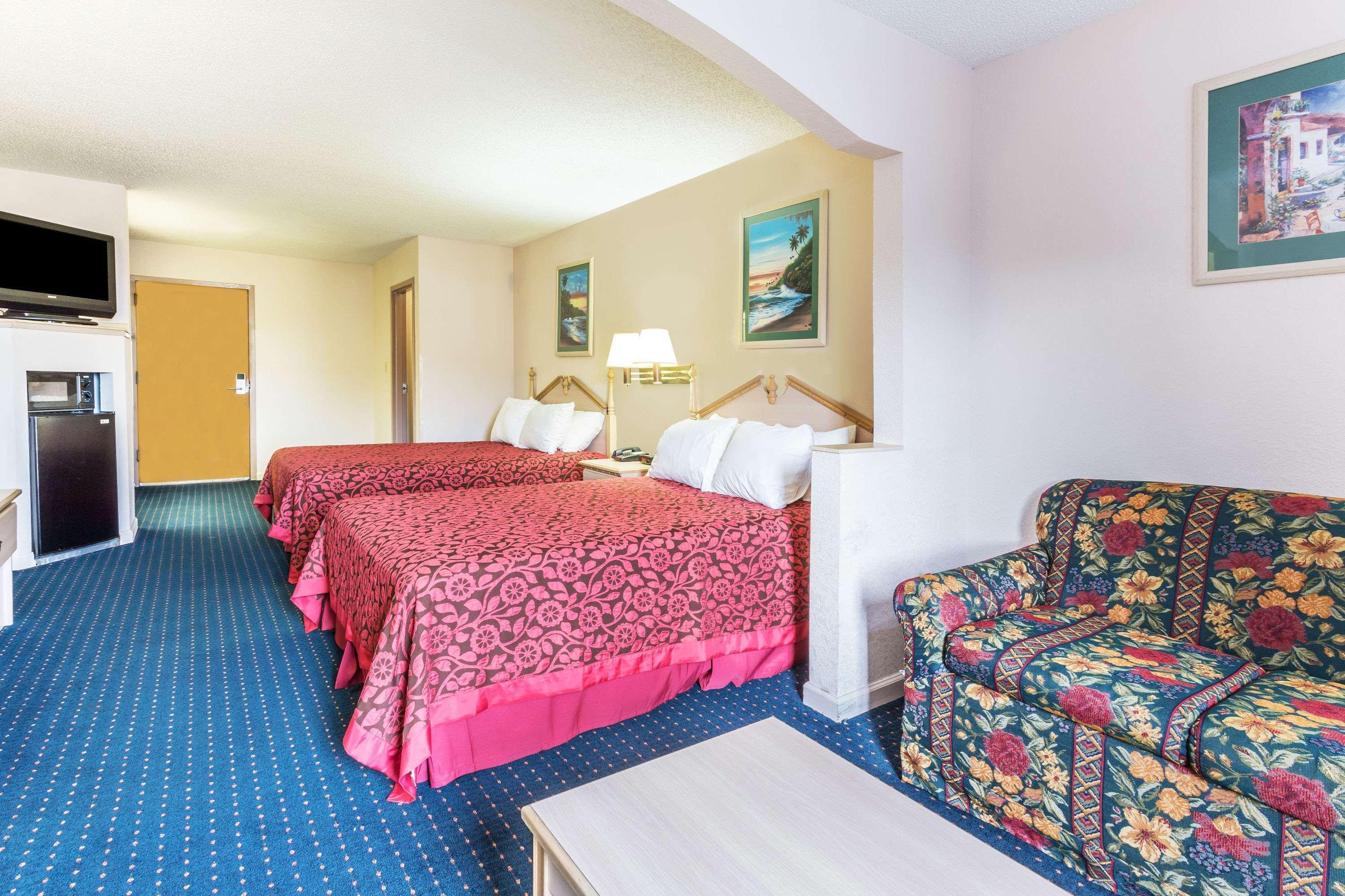 Days Inn By Wyndham Panama City/Callaway Ngoại thất bức ảnh