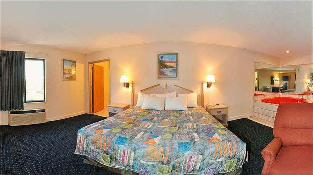 Days Inn By Wyndham Panama City/Callaway Ngoại thất bức ảnh