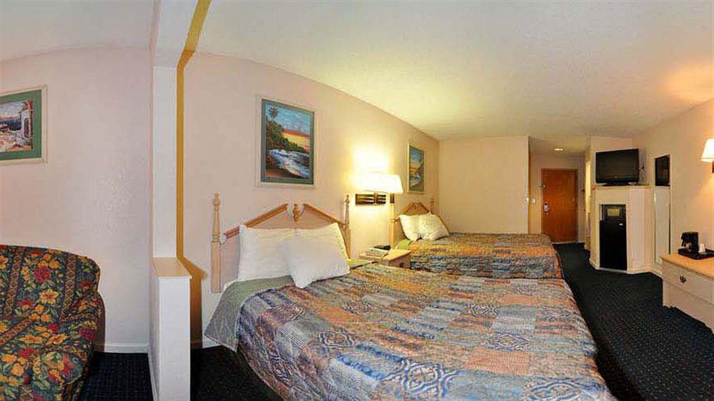 Days Inn By Wyndham Panama City/Callaway Ngoại thất bức ảnh